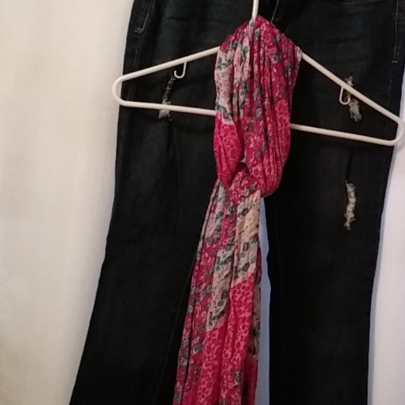 Scarf - Picture 3 of 4